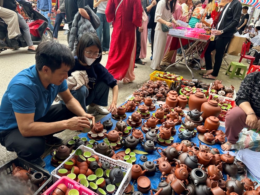 Kỳ lạ phiên chợ “mua may bán rủi” ở Ninh Bình - ảnh 11