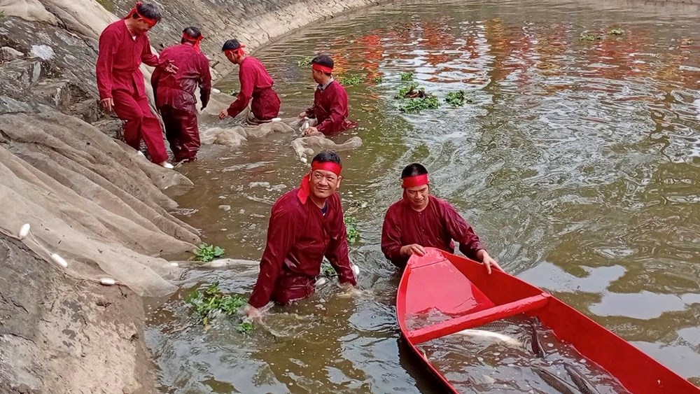 Độc đáo Lễ rước nước, tế cá tại đền Trần - ảnh 2