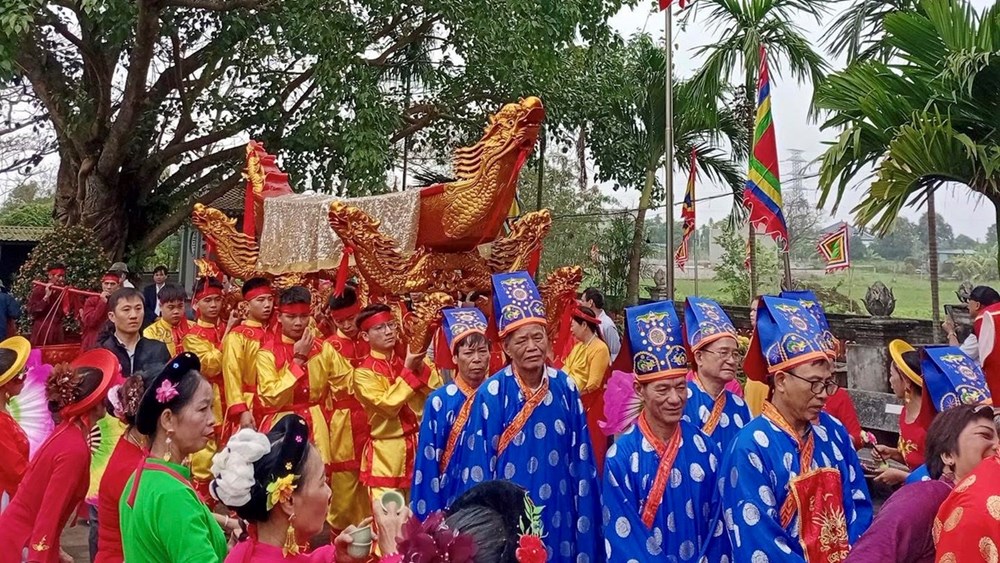 Độc đáo Lễ rước nước, tế cá tại đền Trần - ảnh 1