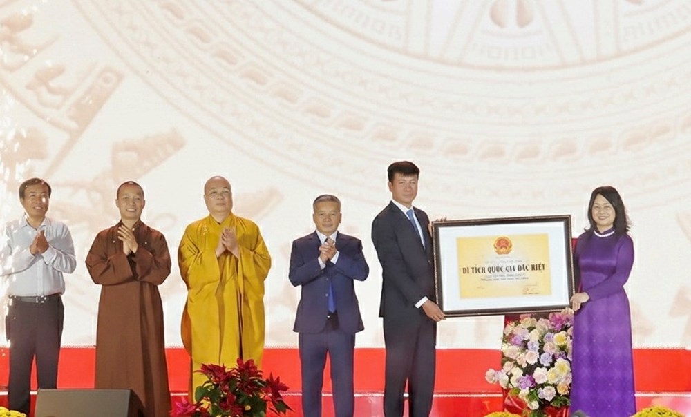 Quần thể danh thắng Tam Chúc đón danh hiệu Di tích Quốc gia đặc biệt - ảnh 1