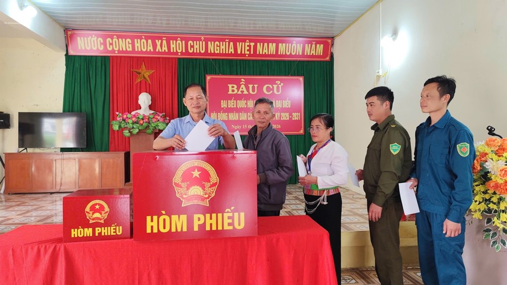 Ninh Bình: 99,6% cử tri tham gia bỏ phiếu trong ngày bầu cử - ảnh 1