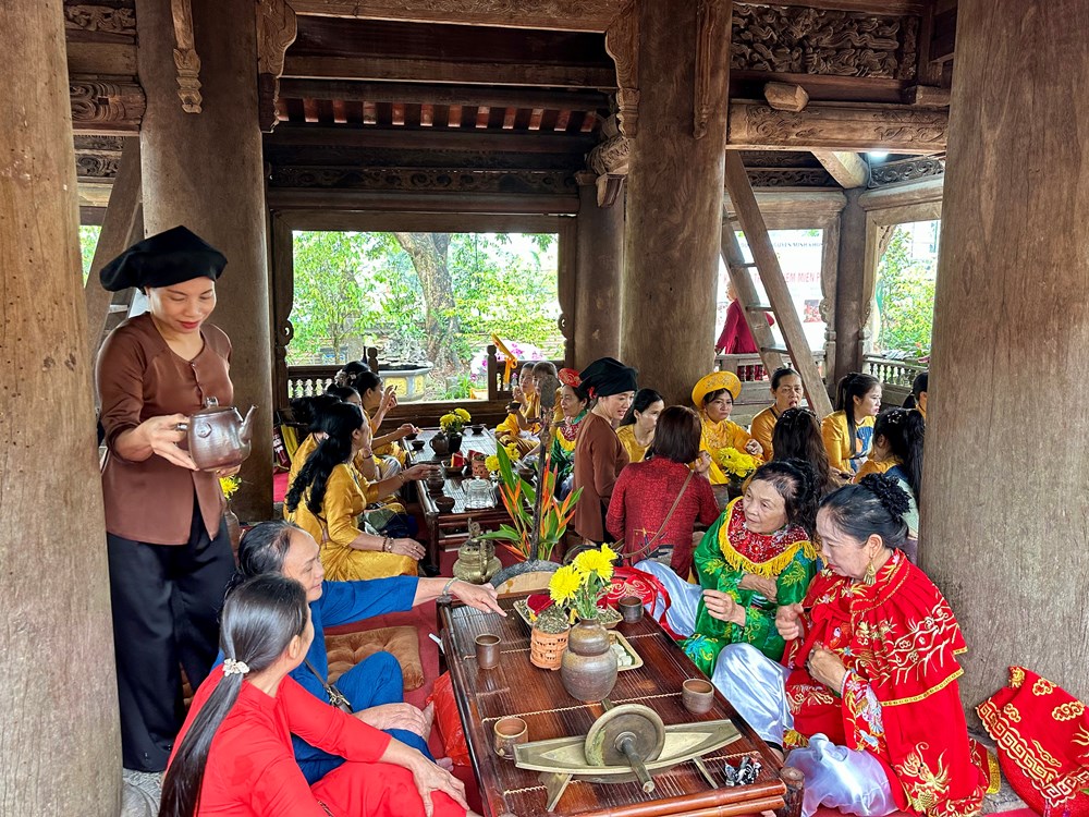 Ninh Bình: Hàng nghìn người “đội mưa” dự Lễ hội đền Thánh Nguyễn 2026 - ảnh 7