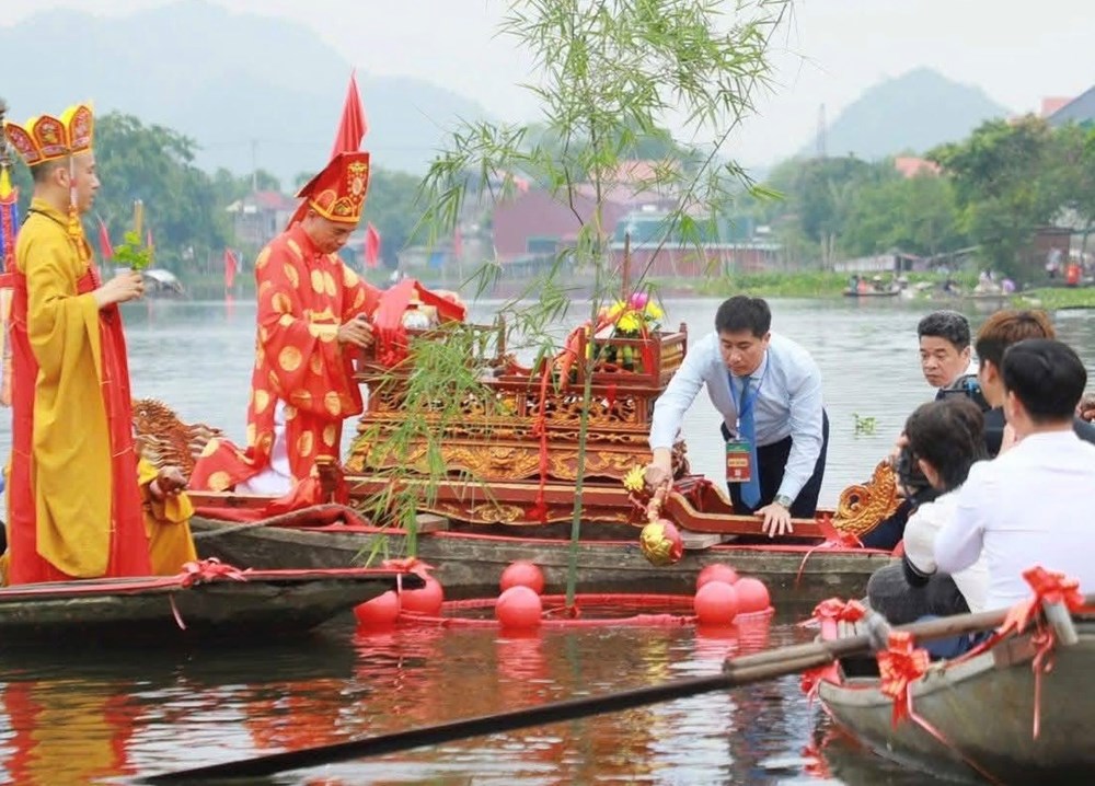 Độc đáo nghi lễ rước nước Lễ hội đền Thánh Nguyễn 2026 - ảnh 1