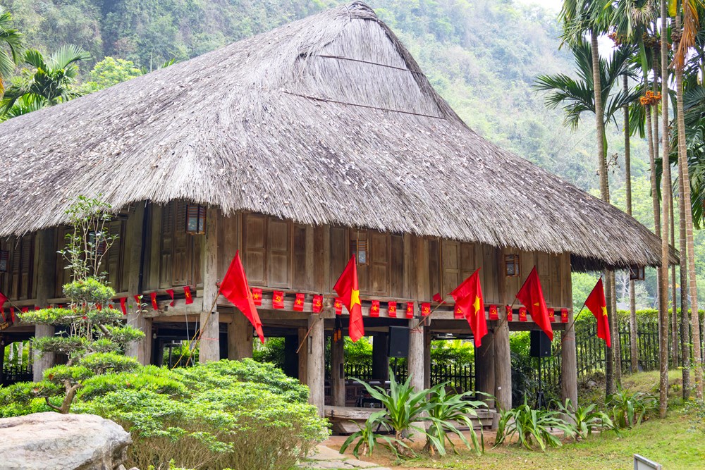 Thung Nham “khoác áo mới”: Bản giao hưởng sắc màu mừng đại lễ - ảnh 2