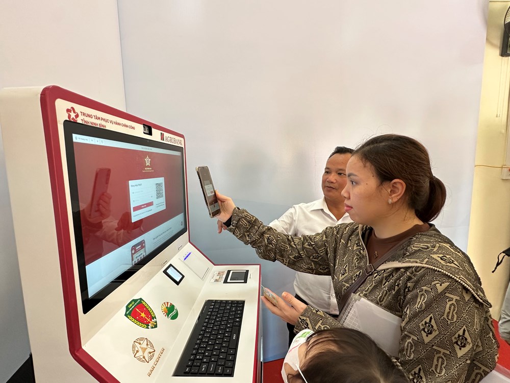Ninh Bình: Ra mắt mô hình Kiosk thông minh phục vụ hành chính số - ảnh 2