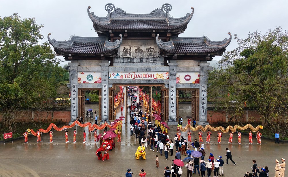 Ninh Bình: 6 tháng đầu năm đón gần 17,6 triệu lượt khách - ảnh 1