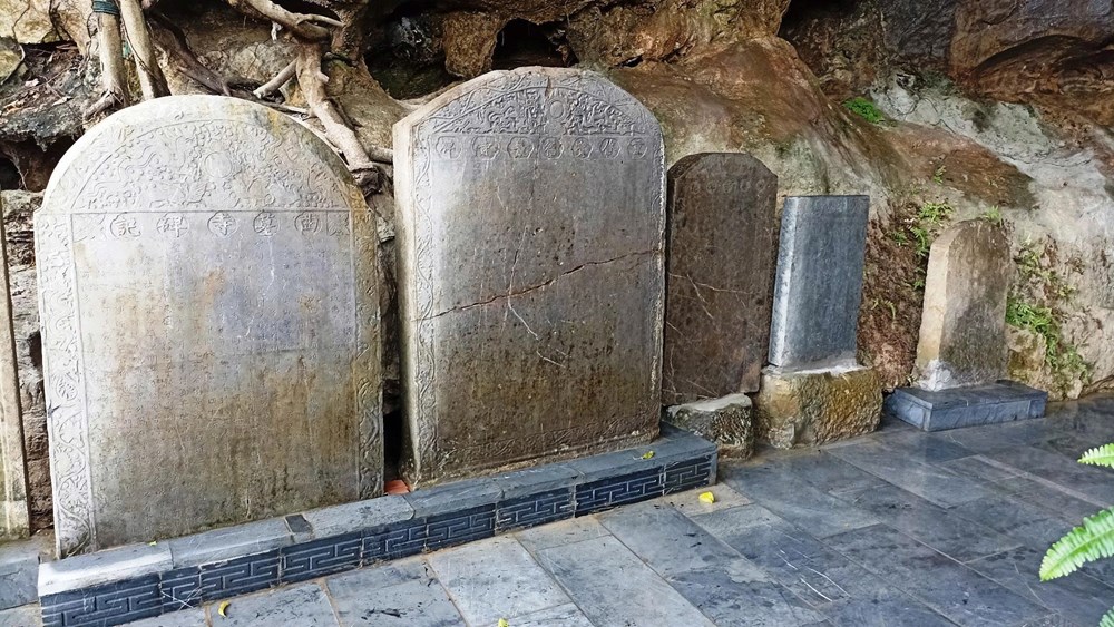 Ninh Bình: Độc đáo bộ tranh khắc ma nhai 18 vị La Hán cổ trên vách núi đá - ảnh 2