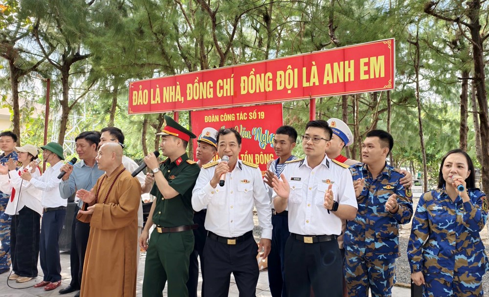 Những sân khấu đặc biệt ở Trường Sa - ảnh 2