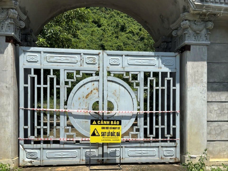 Ninh Bình: Sau tiếng nổ lớn, đá lăn thủng tường nhà dân - ảnh 3
