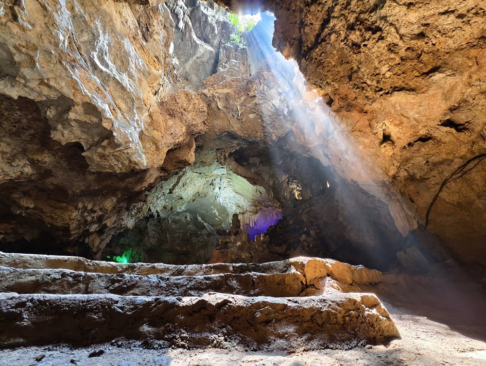 Ninh Bình: Khám phá “dải ngân hà trong động” giữa Di sản Tràng An - ảnh 5