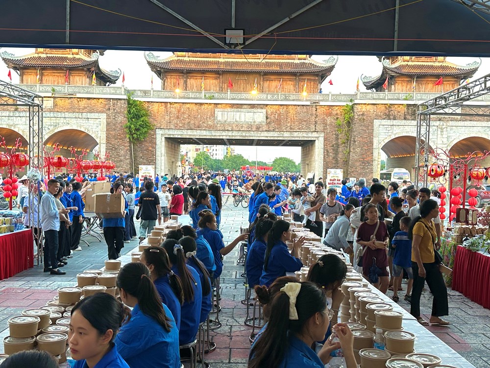 Ninh Bình: Rộn rã Trung thu với 12.000 suất ăn miễn phí cho các em nhỏ - ảnh 5