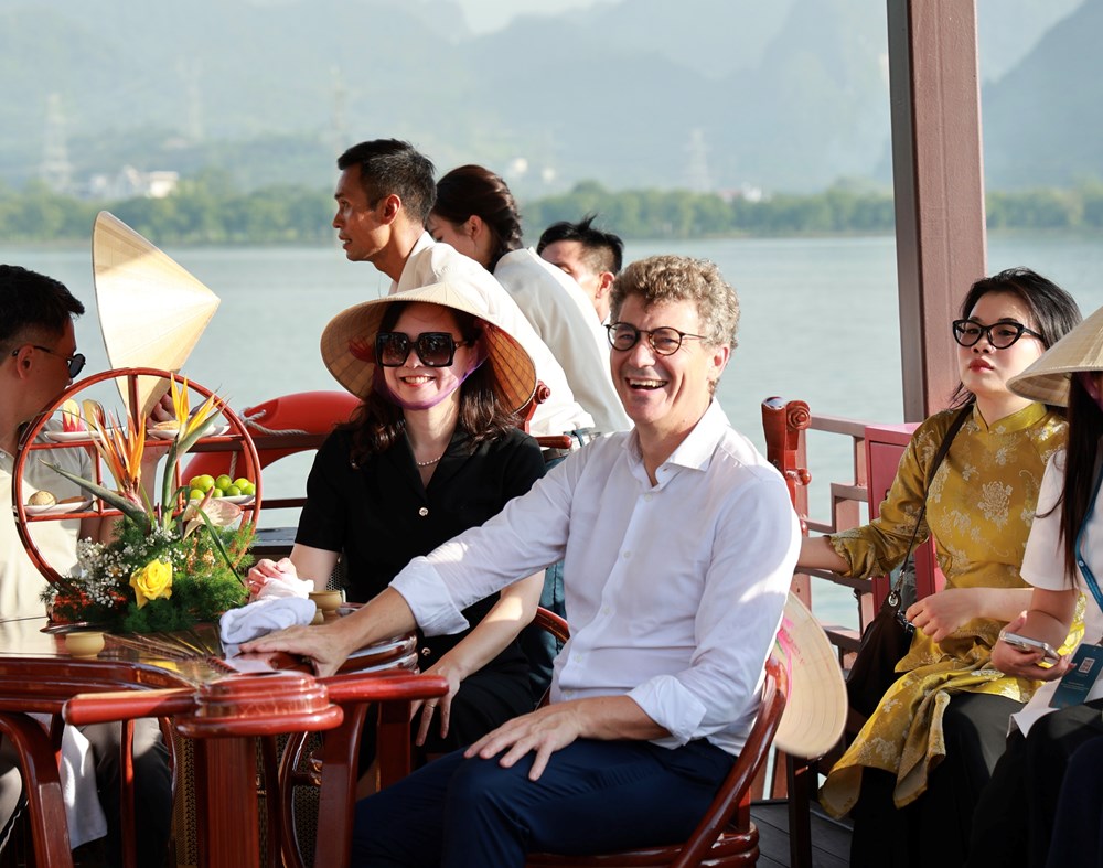 Đoàn đại biểu UNESCO thăm Di tích quốc gia đặc biệt Tam Chúc - ảnh 5