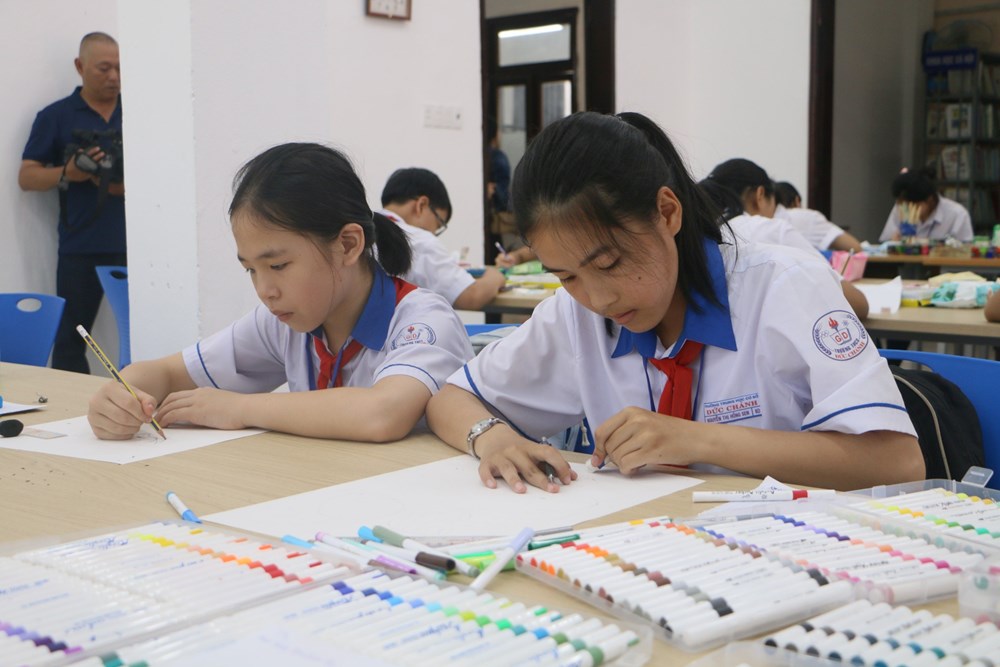 Hơn 200 học sinh tham gia thi thuyết trình sách và vẽ tranh theo sách năm 2024 - ảnh 2