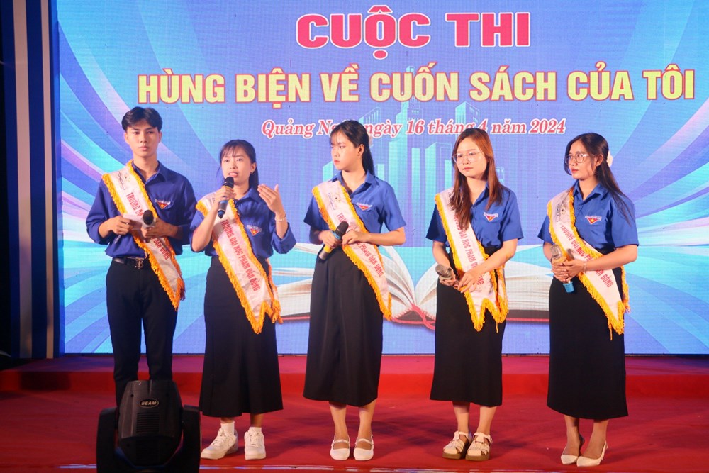 Sôi nổi cuộc thi “Hùng biện về cuốn sách của tôi” - ảnh 2