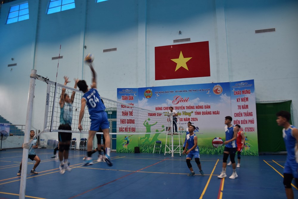 Khai mạc Giải Bóng chuyền truyền thống nông dân tranh cúp “Bông lúa vàng” - ảnh 2