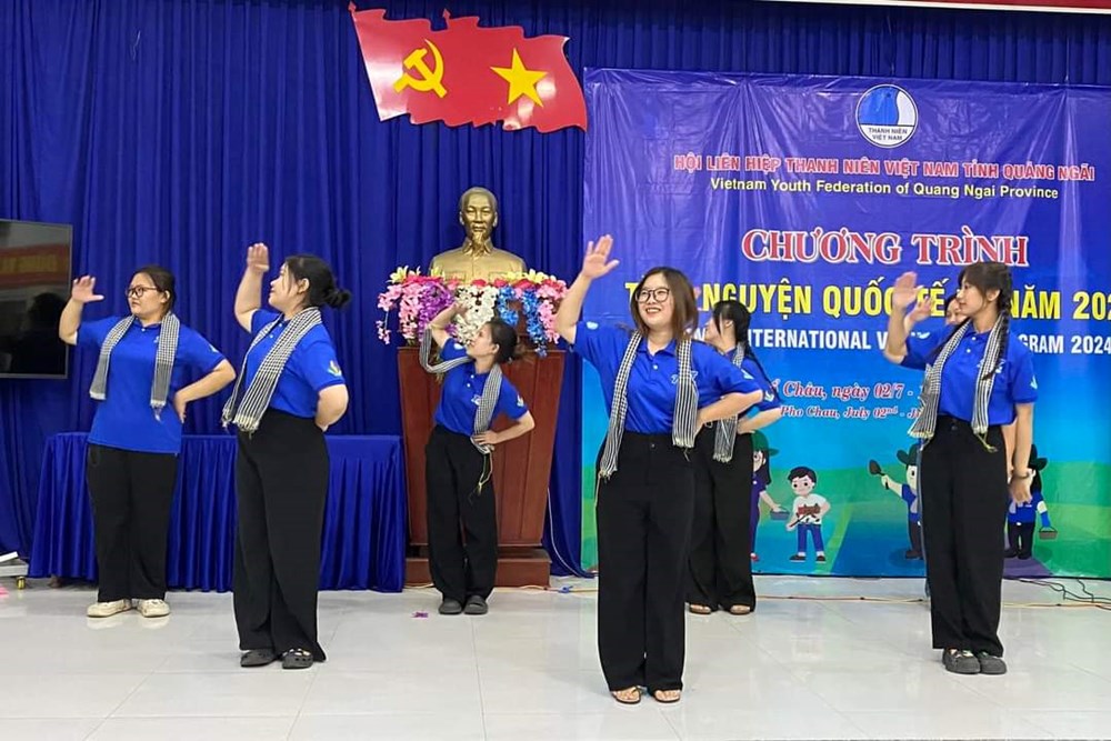 Giao lưu đoàn học sinh tình nguyện Mỹ năm 2024 - ảnh 3