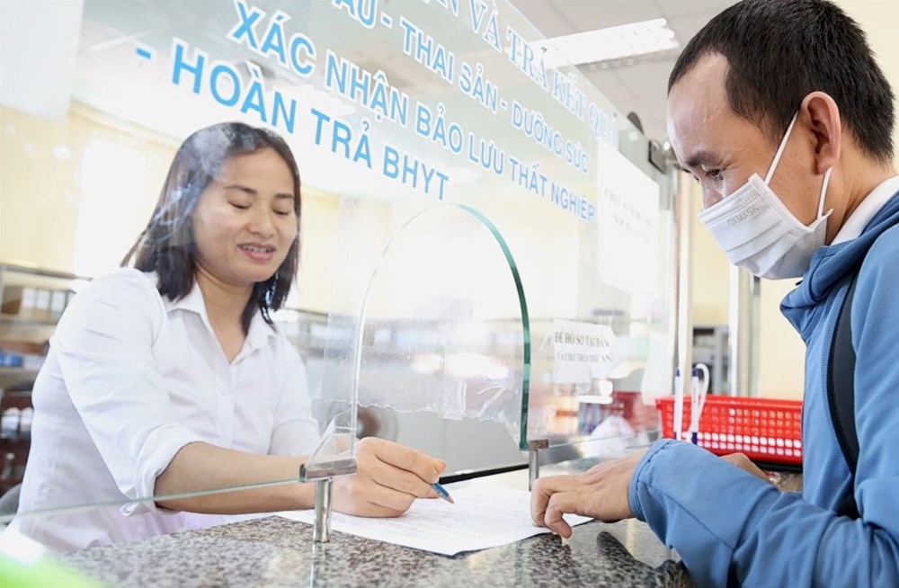 Người lao động ồ ạt rút BHXH một lần - ảnh 1