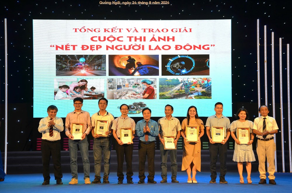 Trao giải cuộc thi ảnh “Nét đẹp người lao động” - ảnh 2