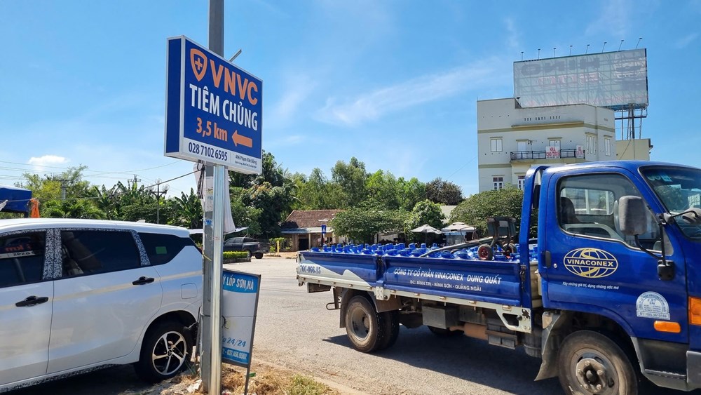 Phát hiện thêm biển quảng cáo VNVC chưa được cấp phép - ảnh 1