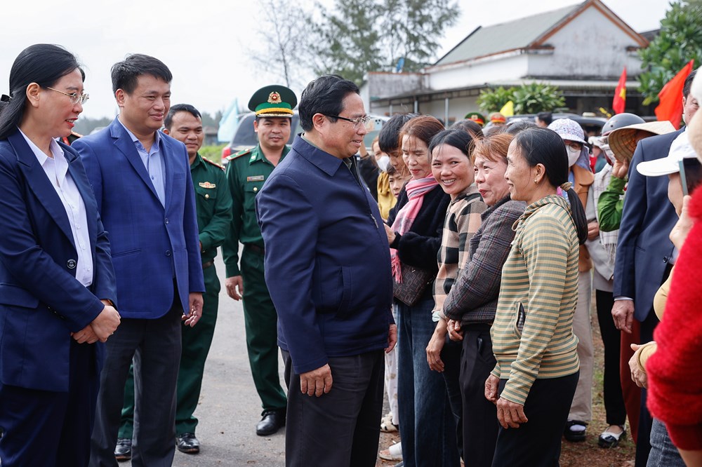 Thủ tướng Phạm Minh Chính kiểm tra việc thực hiện chương trình xóa nhà tạm, nhà dột nát của Quảng Ngãi - ảnh 1