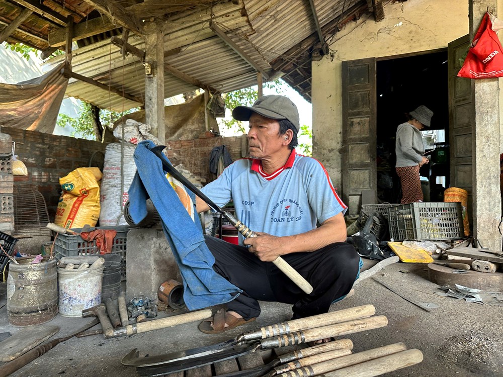 “Giữ lửa” nghề rèn - ảnh 4