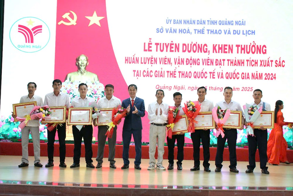Quảng Ngãi tuyên dương, khen thưởng HLV, VĐV đạt thành tích xuất sắc - ảnh 2