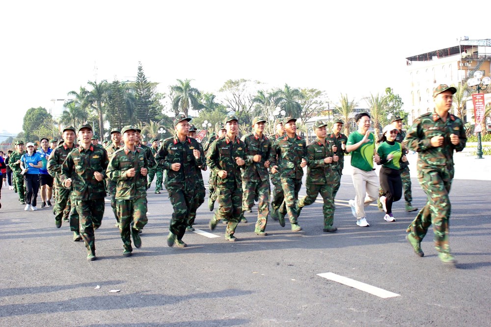 Hơn 1.000 VĐV tham gia Ngày chạy Olympic vì sức khỏe toàn dân - ảnh 2