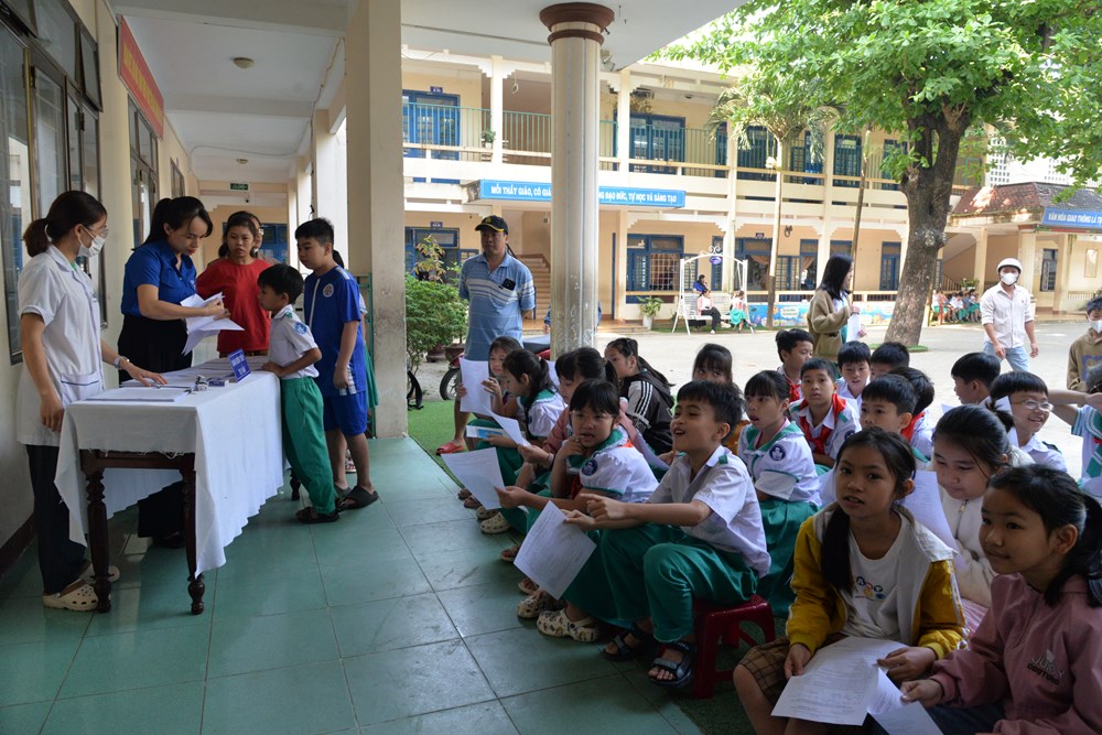 Tiêm vắcxin phòng bệnh sởi cho gần 24 nghìn trẻ em - ảnh 2