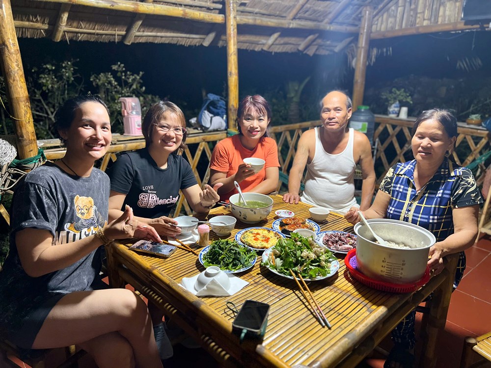 Tham quan, tìm hiểu nơi làm muối trên đá của người Sa Huỳnh cổ - ảnh 5