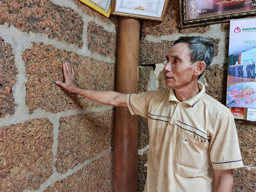 Ngôi làng lưu giữ nhiều kiến trúc đá ong bậc nhất Quảng Ngãi - ảnh 2