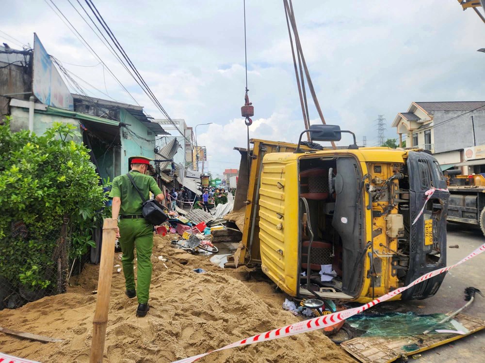 Xe tải mất kiểm soát, gây tai nạn liên hoàn - ảnh 2
