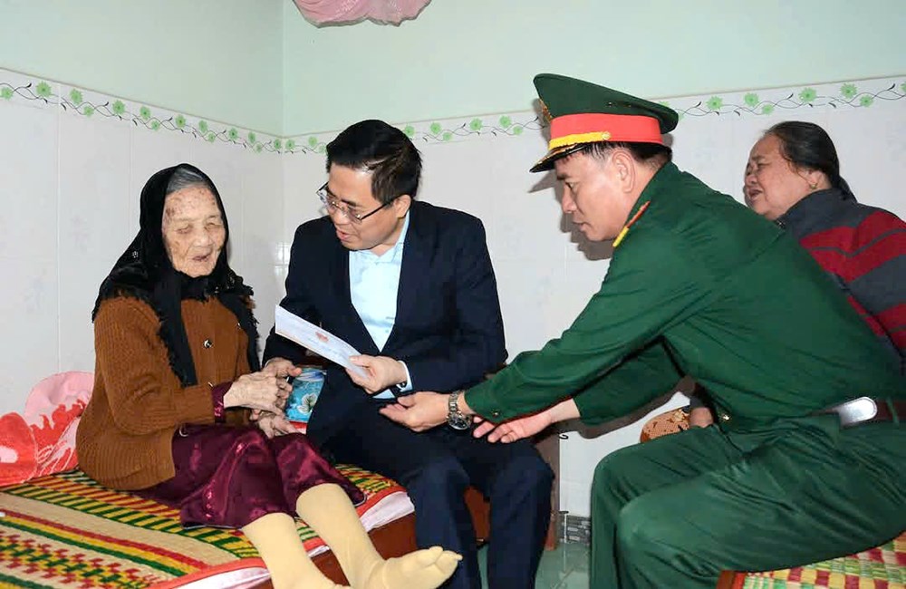 Không để gián đoạn chế độ chính sách người có công khi thực hiện chính quyền 2 cấp - ảnh 1