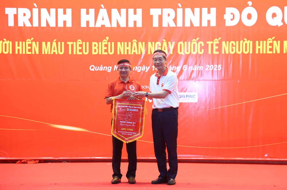 Chương trình “Hành trình đỏ - Kết nối dòng máu Việt” tại Quảng Ngãi - ảnh 1