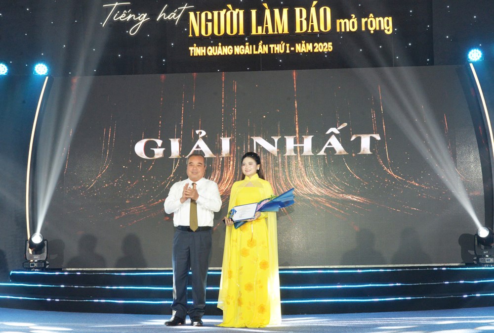 Cuộc thi Tiếng hát người làm báo Quảng Ngãi mở rộng - ảnh 2