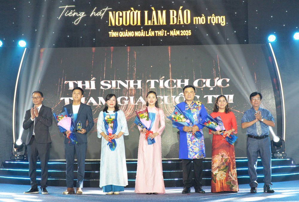 Cuộc thi Tiếng hát người làm báo Quảng Ngãi mở rộng - ảnh 3