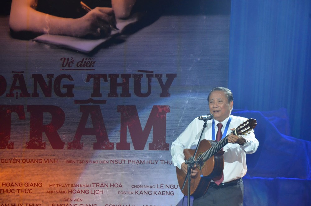 Sâu lắng vở kịch “Đặng Thùy Trâm“ - ảnh 4