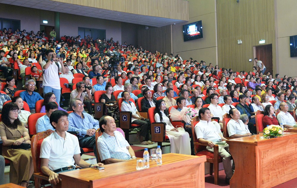 Lắng đọng đêm nhạc Trần Xuân Tiên “Như nắng bay lên” - ảnh 2