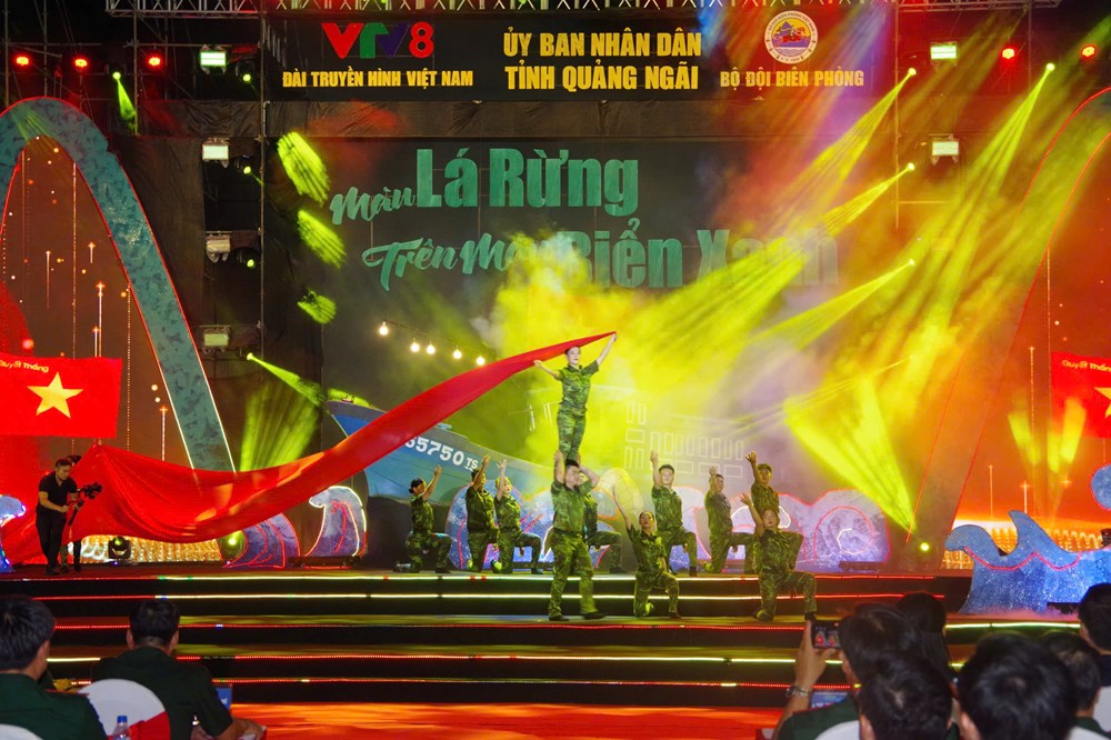 Chương trình chính luận nghệ thuật đặc biệt “Màu lá rừng trên màu biển xanh” - ảnh 1