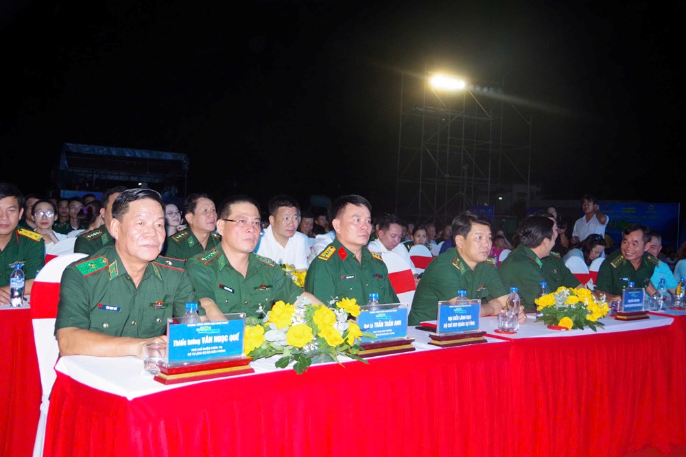 Chương trình chính luận nghệ thuật đặc biệt “Màu lá rừng trên màu biển xanh” - ảnh 4
