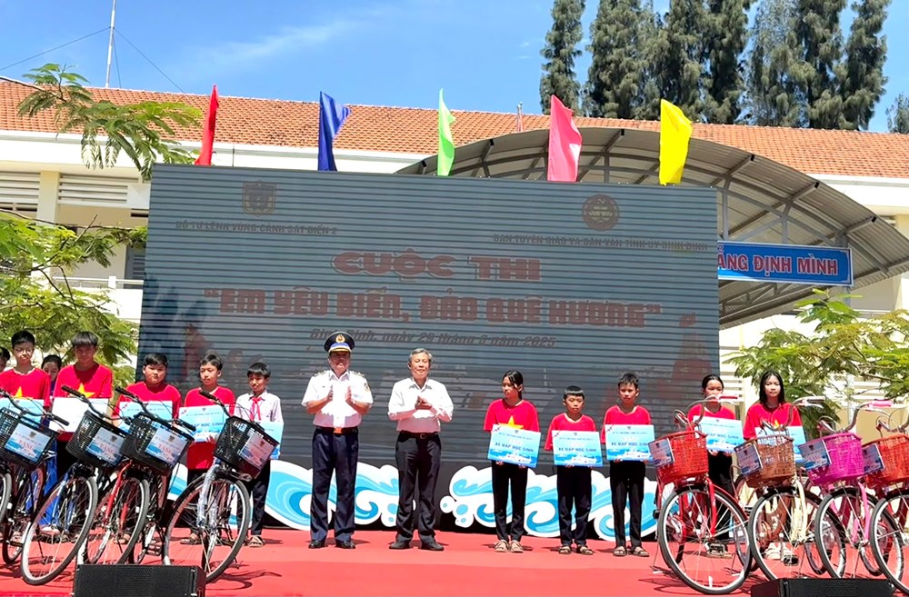 Sôi nổi Cuộc thi “Em yêu biển, đảo quê hương” - ảnh 4