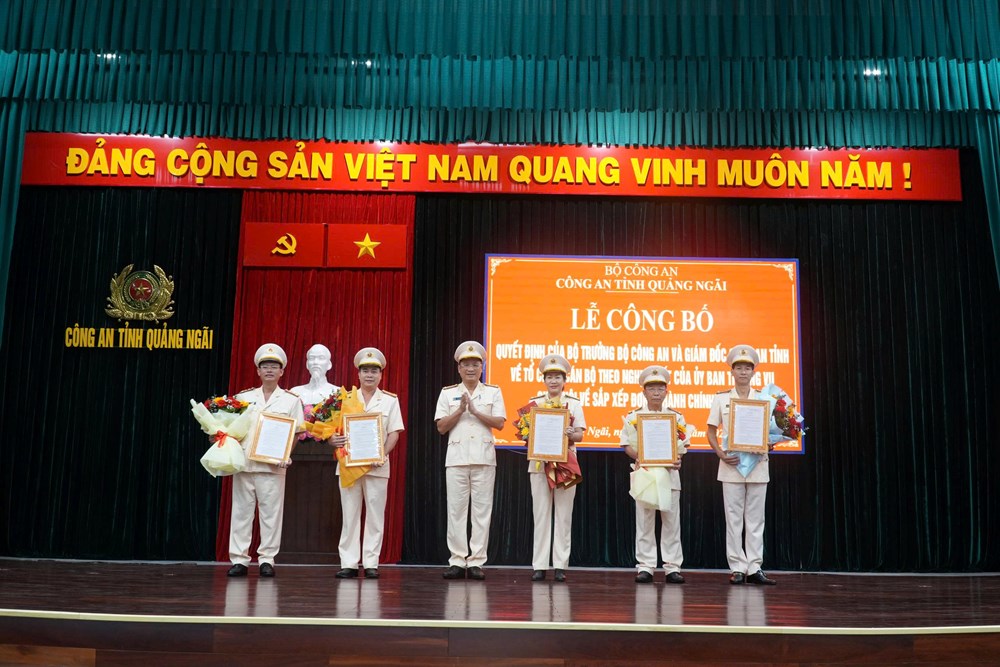 Quảng Ngãi công bố quyết định của Bộ Công an về công tác cán bộ - ảnh 1