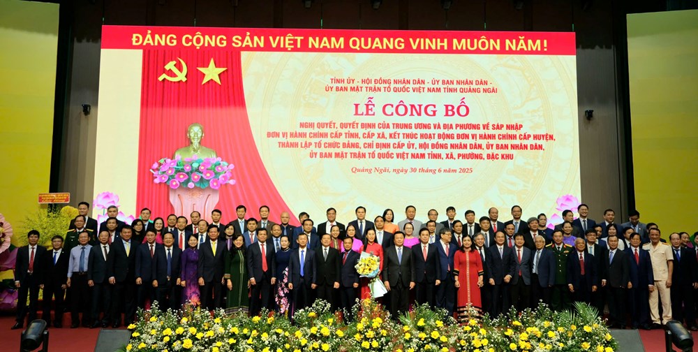 Quảng Ngãi công bố nghị quyết, quyết định về sáp nhập đơn vị hành chính cấp tỉnh, cấp xã - ảnh 4
