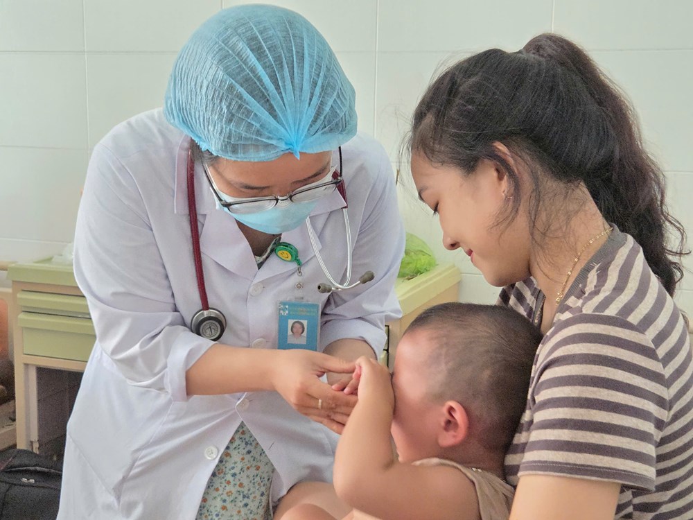 Bệnh tay chân miệng ở Quảng Ngãi tăng cao, nhiều ca biến chứng nặng - ảnh 3