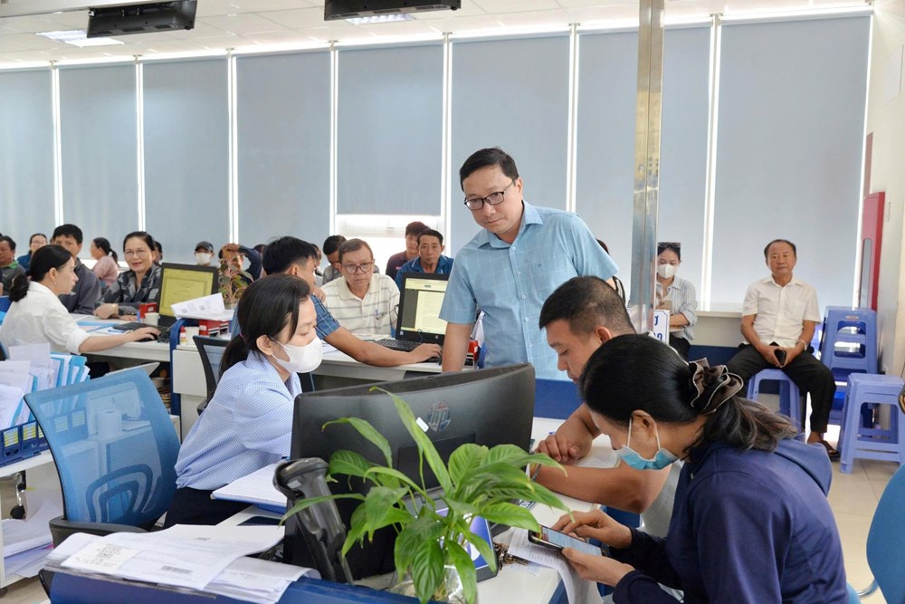 Nỗ lực bứt phá trong giải quyết thủ tục hành chính - ảnh 3