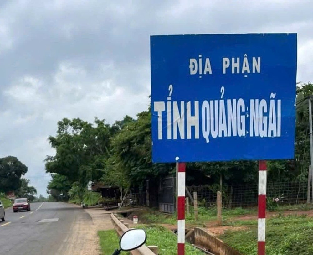 Chỉnh sửa biển báo “địa phận tỉnh Quảng Ngãi” gây phản cảm - ảnh 2