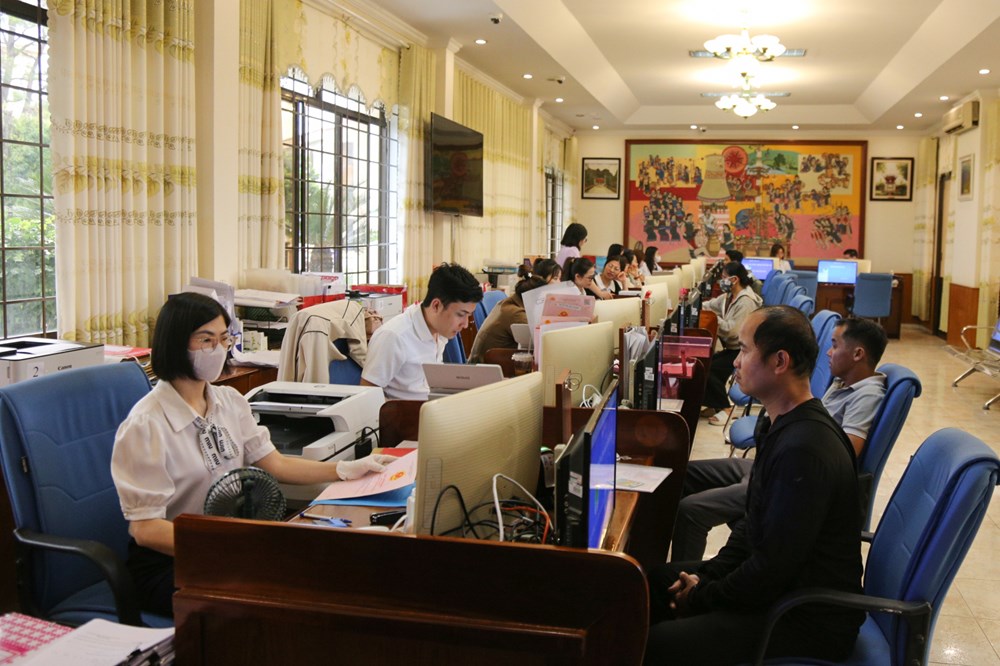 Quảng Ngãi cử 36 nhân sự đến làm việc tại Trung tâm Phục vụ hành chính công cơ sở 2 - ảnh 1