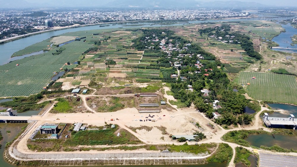 Tăng tốc thi công hoàn thành đập dâng hạ lưu sông Trà Khúc trước 30.11 - ảnh 2