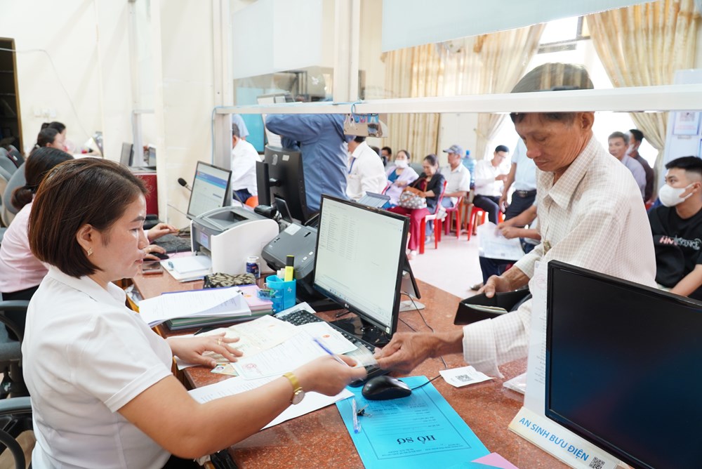Thu phí, lệ phí không đồng đối với một số dịch vụ công trực tuyến - ảnh 1