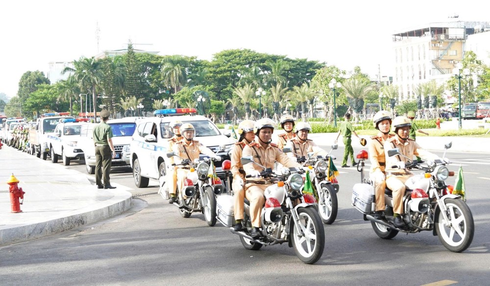 Ra quân thực hiện đợt cao điểm tấn công, trấn áp tội phạm, bảo đảm ANTT - ảnh 5