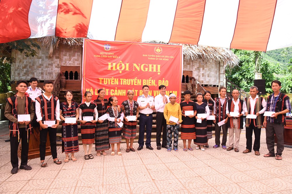 Tô thắm hình ảnh “Bộ đội Cụ Hồ” - Người chiến sĩ Cảnh sát biển - ảnh 4